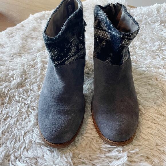 TOMS casual southwestern style ankle booties boots womens size 7 western - Picture 2 of 9
